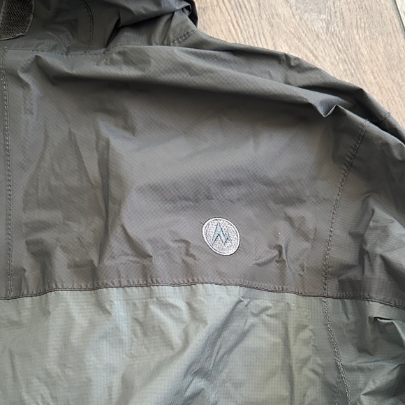Marmot Hooded Gray Two Toned Rain Shell with Light Lining - Picture 5 of 5